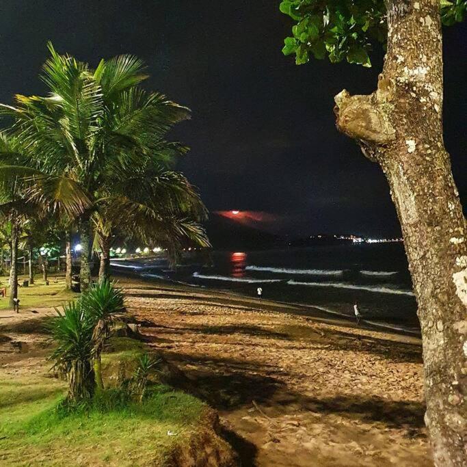 100Mts Da Praia Com Churrasqueira, Piscina E Wi-Fi Caraguatatuba Zewnętrze zdjęcie