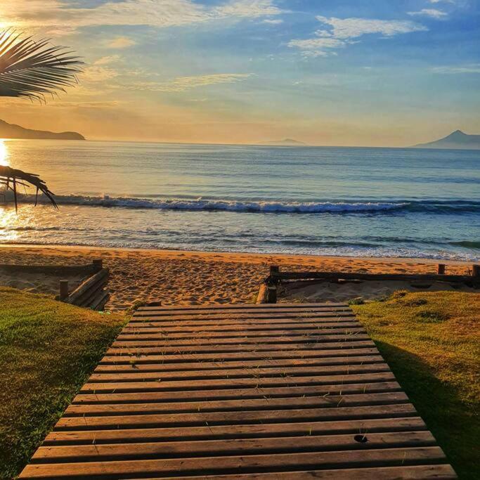 100Mts Da Praia Com Churrasqueira, Piscina E Wi-Fi Caraguatatuba Zewnętrze zdjęcie
